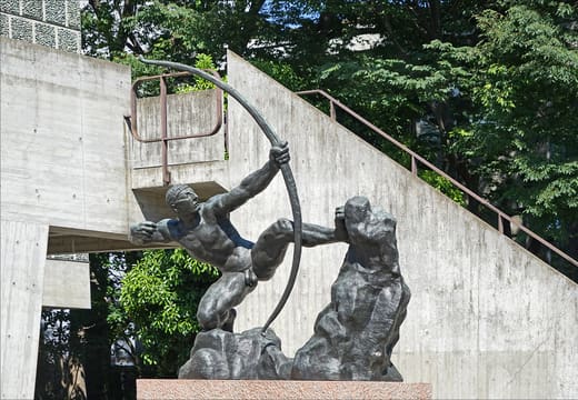 Bourdelle's bronze Heracles the Archer in the forecourt of the National Museum of Western Art